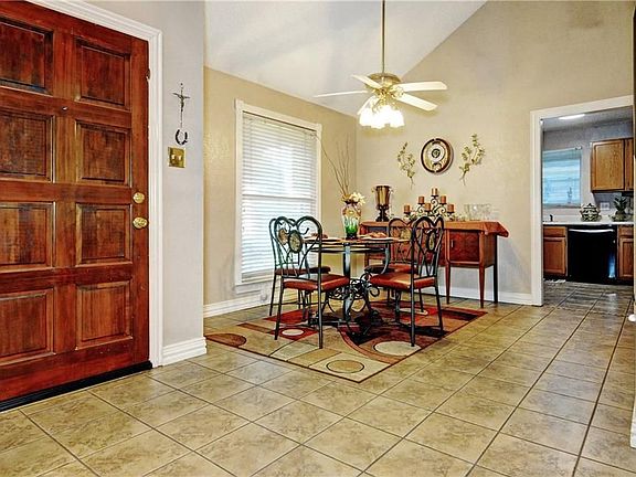4th image of 3614 Dorchester Dr