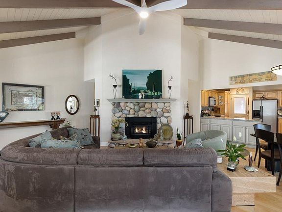 5th image of 18756 Lake Forest Dr