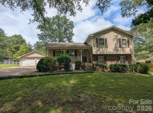 105 Redcoat Dr, Fort Mill, SC 29715