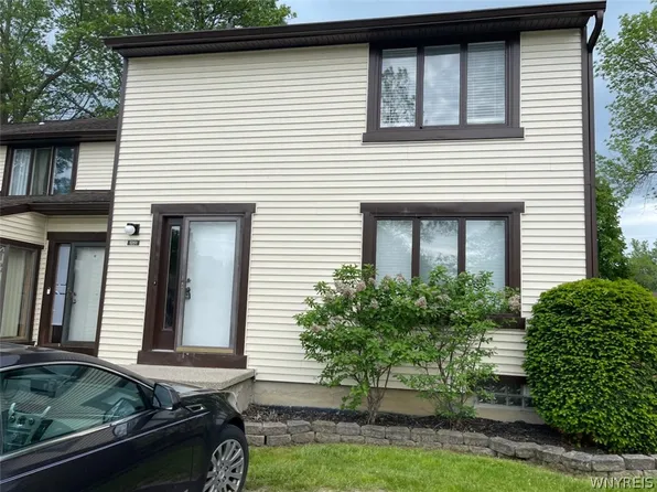 1251 Charlesgate Cir, East Amherst, NY 14051