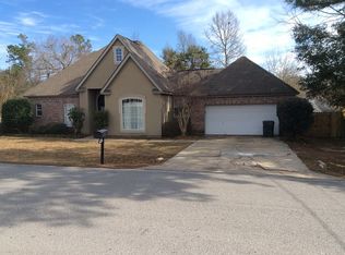 5435 Diamondhead Dr E, Diamondhead, MS 39525