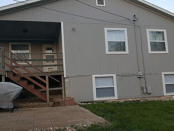 2nd image of 318 Palomino Ln