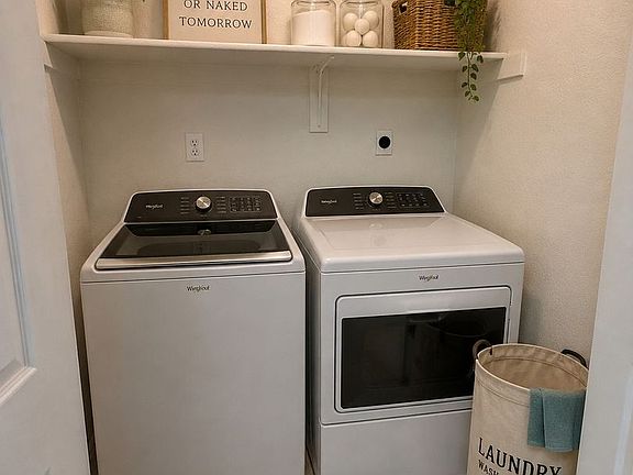 5th image of 3208 Raven Dr APT A