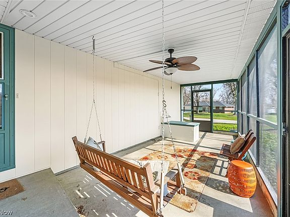 2nd image of 4704 Garrett Dr