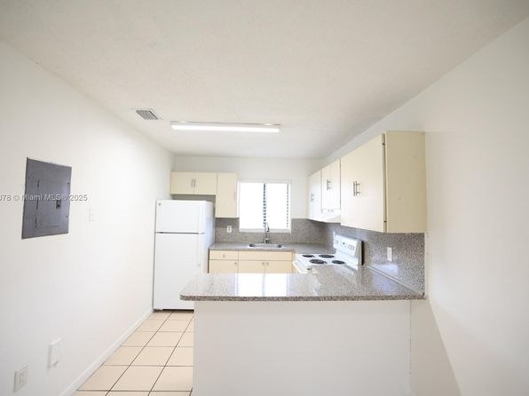 6165 W 22nd Ct APT 202