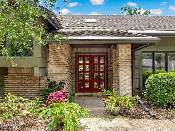 5th image of 125 Nandina Cir