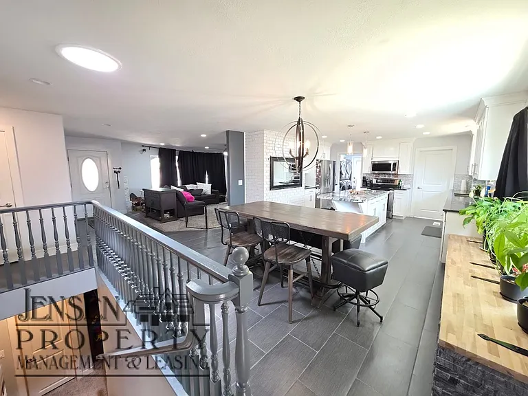 1151 W Wesley Powell Dr — Photo 5