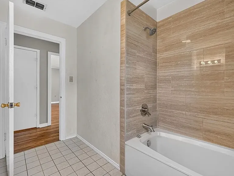 1030 N Isla St — Photo 17
