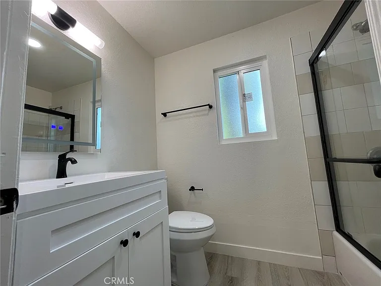 1131 S Alta Vista Ave #F — Photo 8