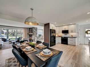 205 Winona Rd, Mount Pocono, PA 18344