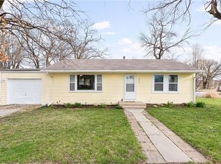 214 E Nelson St, Edgerton, KS 66021