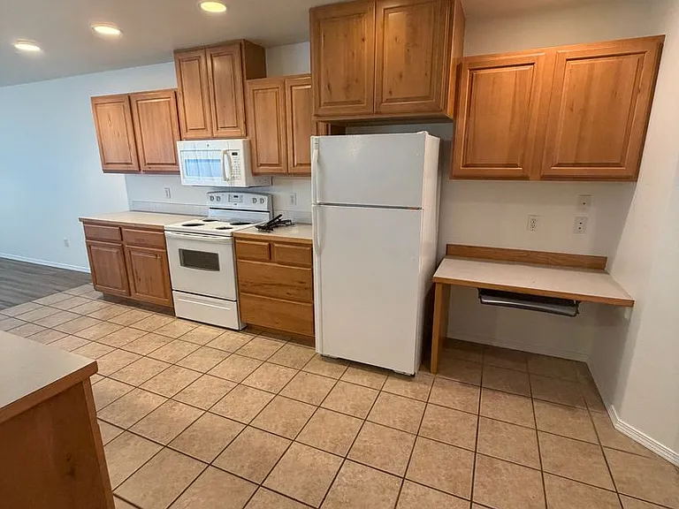 9545 Goodrich Rd SE — Photo 2