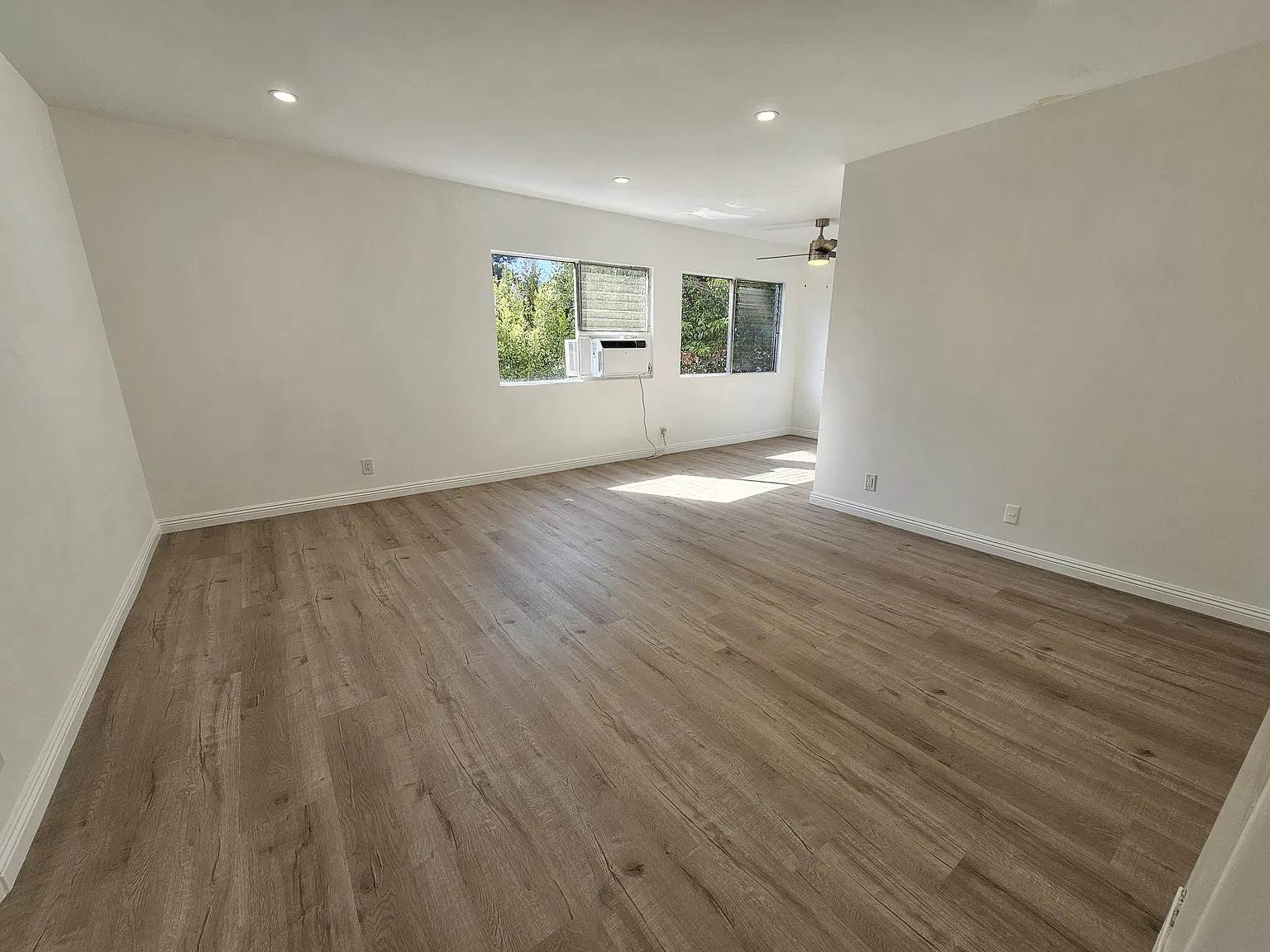 2 bed, 1100 sqft, $3,000 — Photo 3