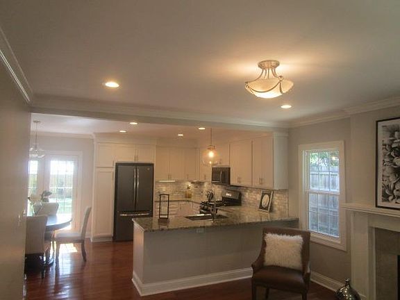 2nd image of 1636 Courtney Ave