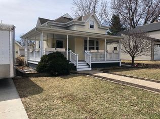 316 3rd St NE, Orange City, IA 51041