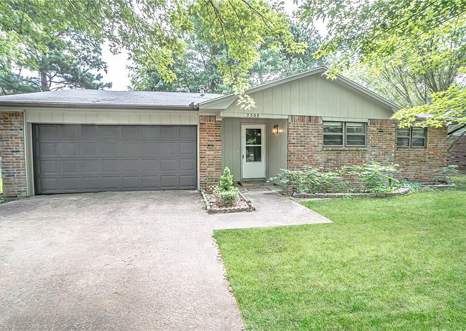 1st image of 2308 S Clover Dr