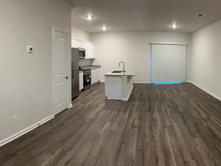903 Drake Grove Ln #903 — Photo 2