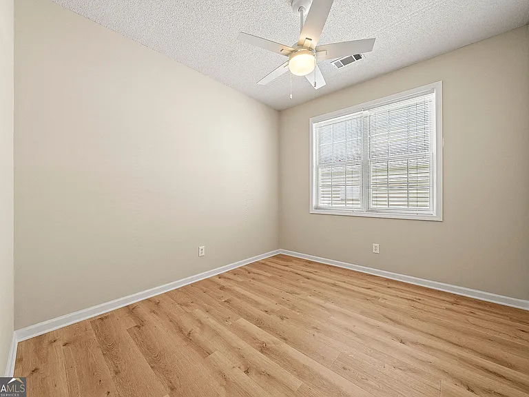 1221 Pinehurst Dr — Photo 8