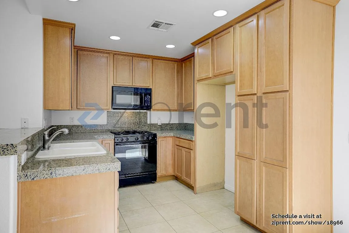 3 bed, 1400 sqft, $2,695 — Photo 4