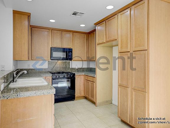 4th image of 79821 Avenue 42 #C