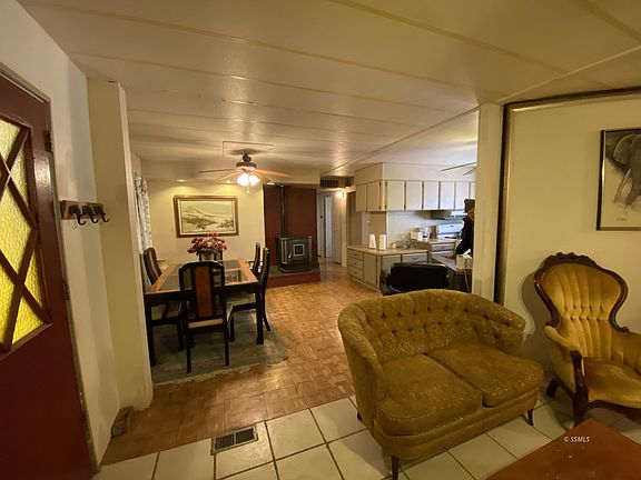 4th image of 6017 Maple Ave