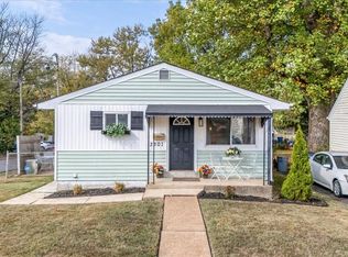 3301 Suncrest Ave, Saint Louis, MO 63114