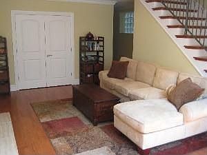 2nd image of 1928 W Belmont Ave #1