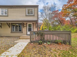 4814 Grenwich Way N, Oakdale, MN 55128