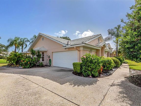 5th image of 385 Eden Dr