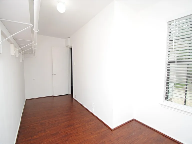 3923 Bridgebay Ln — Photo 5