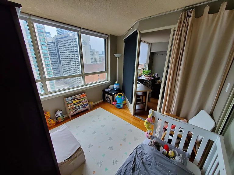 633 Bay St #2002 — Photo 8