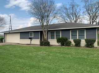 7098 Willow St, Groves, TX 77619