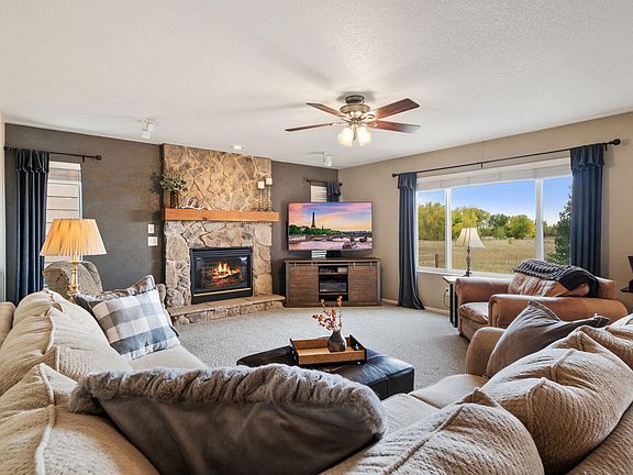 5th image of 1933 Falcon Ridge Dr