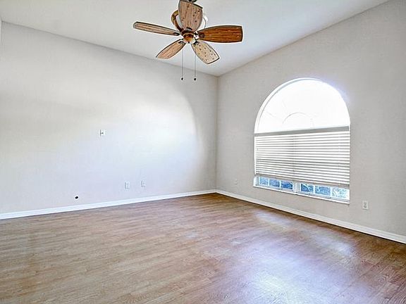 5th image of 17516 SE 121st Ct