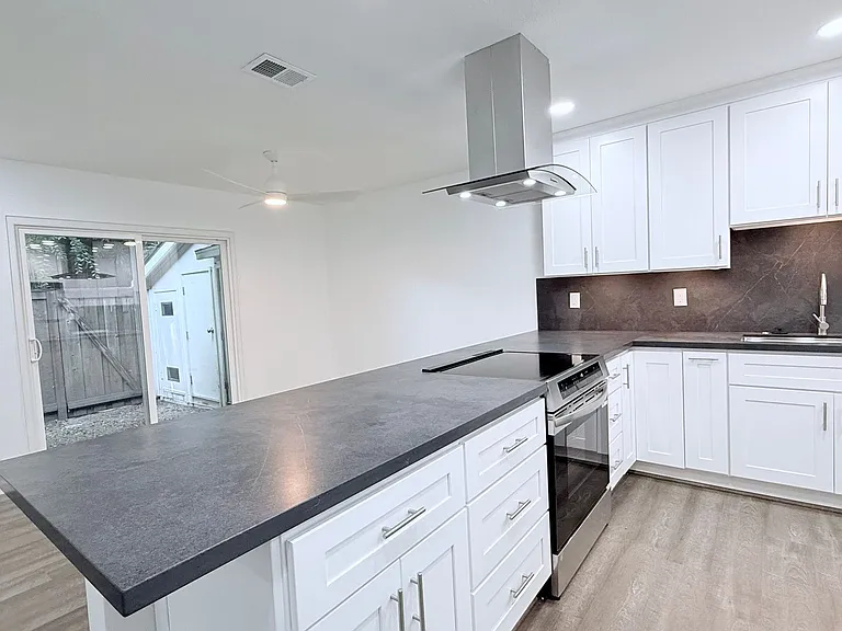 481 Carillo Ct — Photo 14