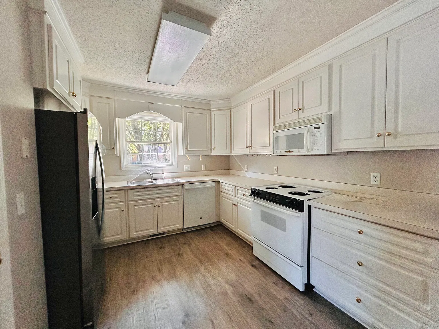 2 bed, 1324 sqft, $1,700 — Photo 4