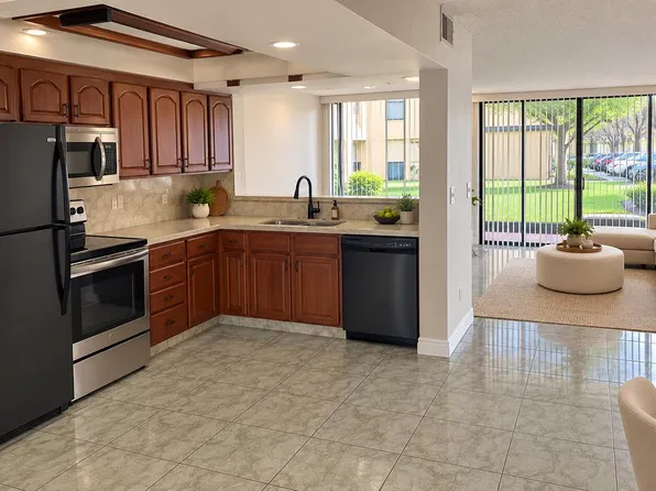8701 SW 30TH Street #205, Davie, FL 33328