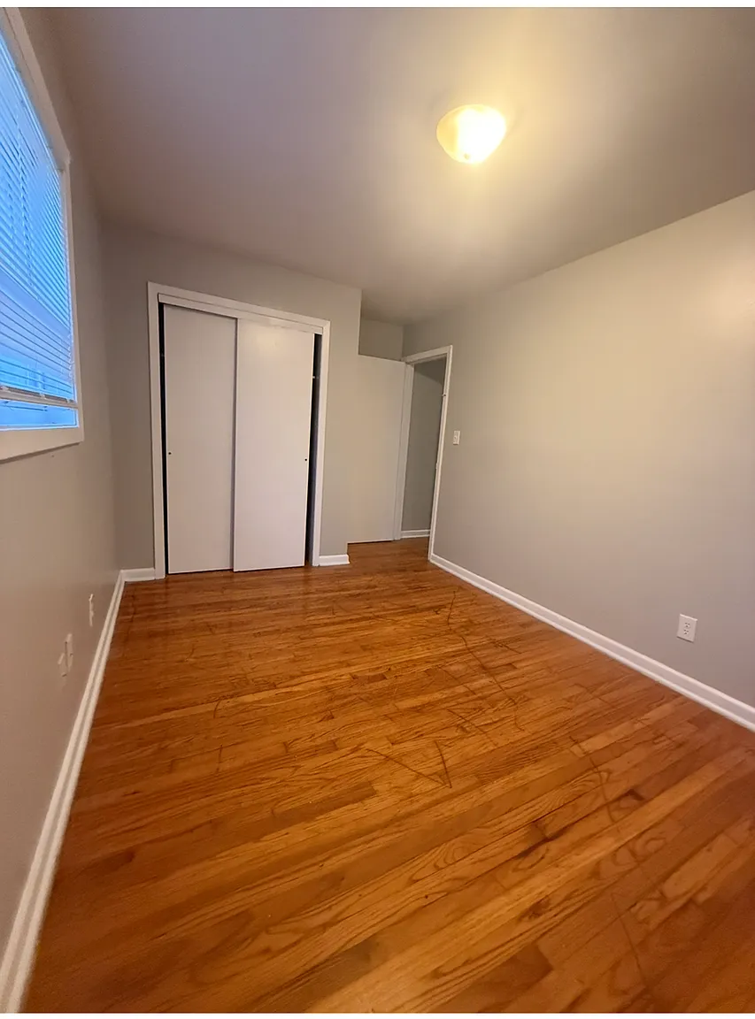 1607 Finley Ave photo 1
