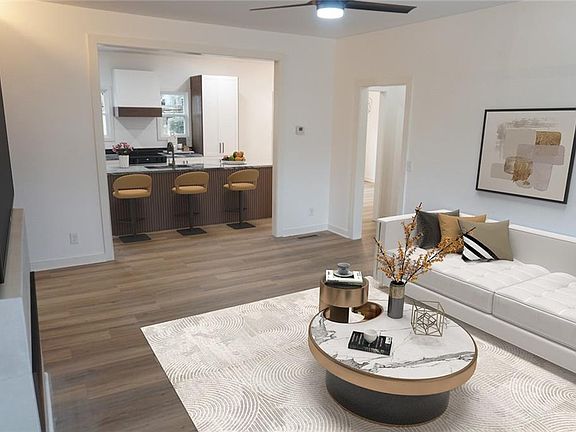 3rd image of 708 Rochelle Dr SW