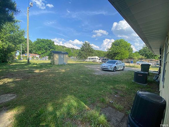 4th image of 717 Lunar Dr