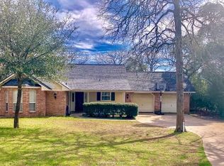 54 Fairway Dr, Hilltop Lakes, TX 77871