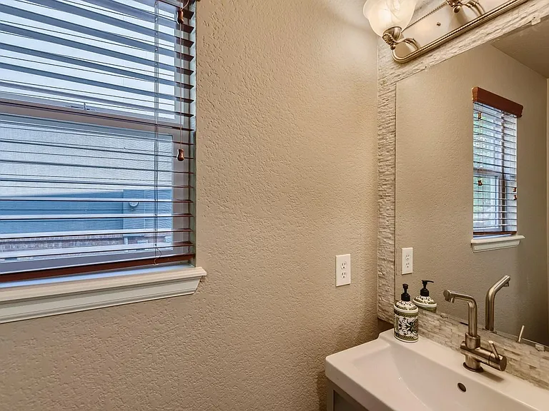 1514 Linden Way — Photo 14