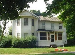 517 Mechanic St, Three Rivers, MI 49093