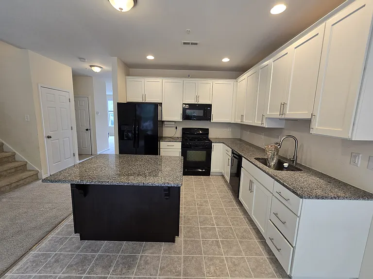2743 Keebler Ct — Photo 4