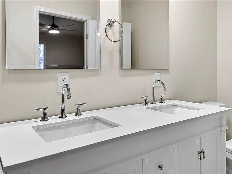 955 Columbia Dr — Photo 25