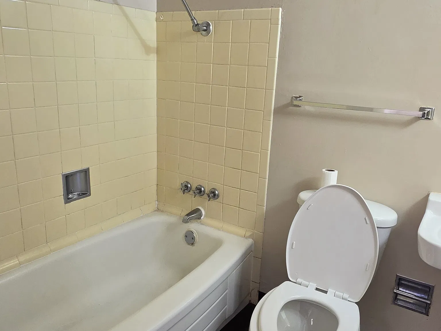 502 Prospect Ave — Photo 2