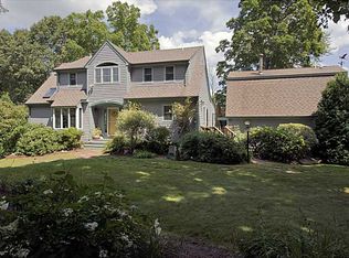 111 Beach St, North Kingstown, RI 02852