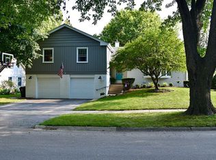 512 Bayberry Ln, Naperville, IL 60563