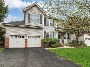 4 Colts Ln, Flemington, NJ 08822