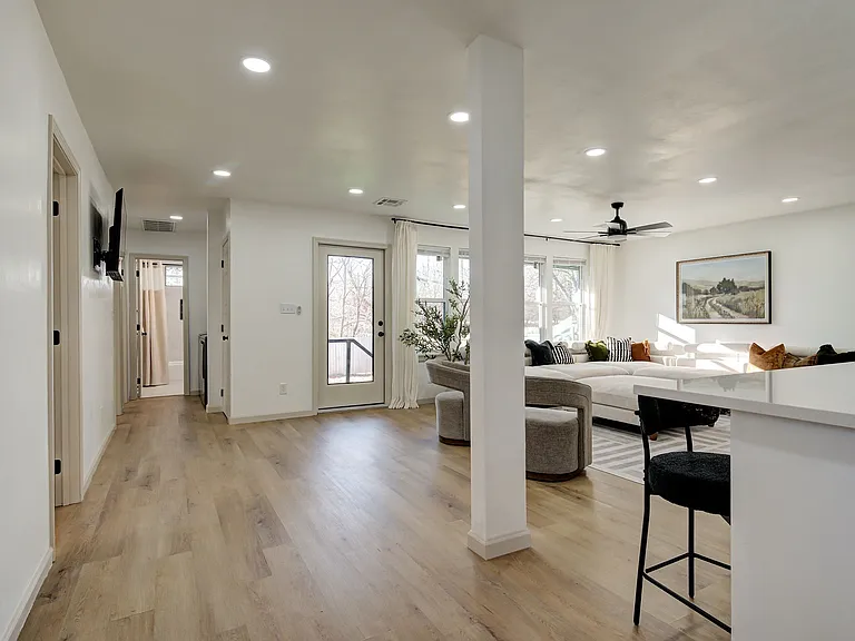 NW 43rd St — Photo 7